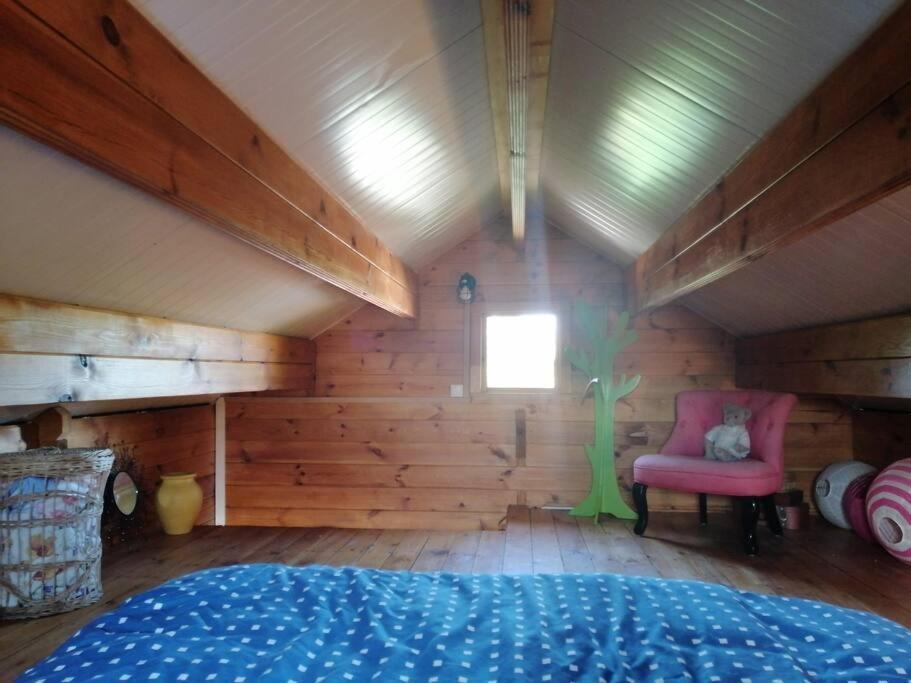 Agreable Chalet En Bois Et Son Exterieur Massay Exterior foto
